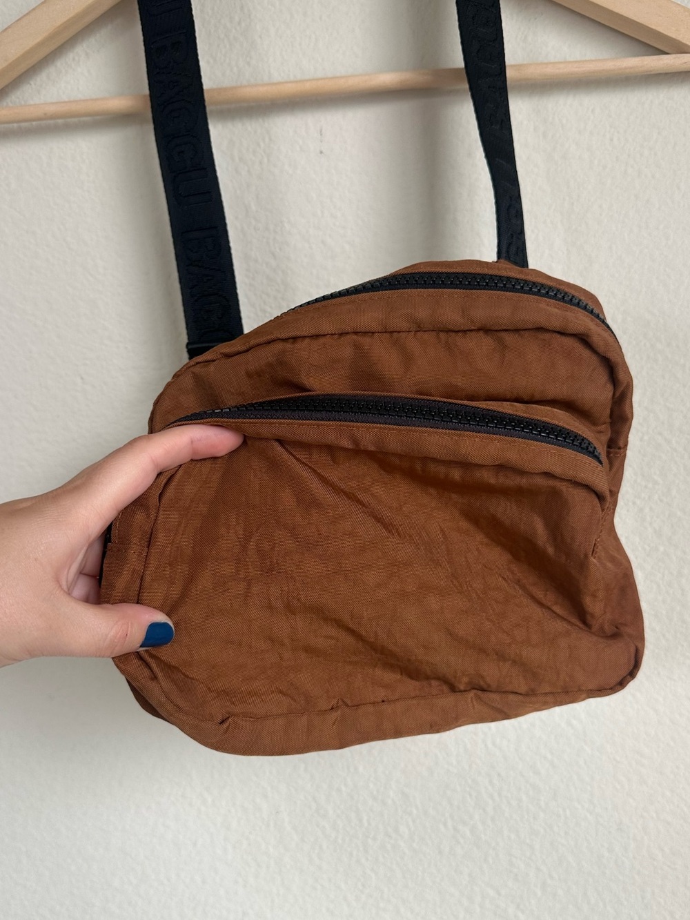 Baggu Brown Nylon Fanny Pack - Picture 5 of 16